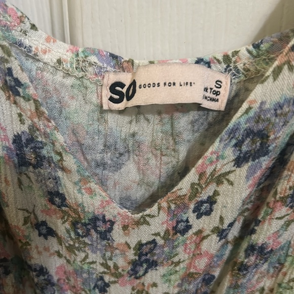 Floral tank top - Picture 3 of 3